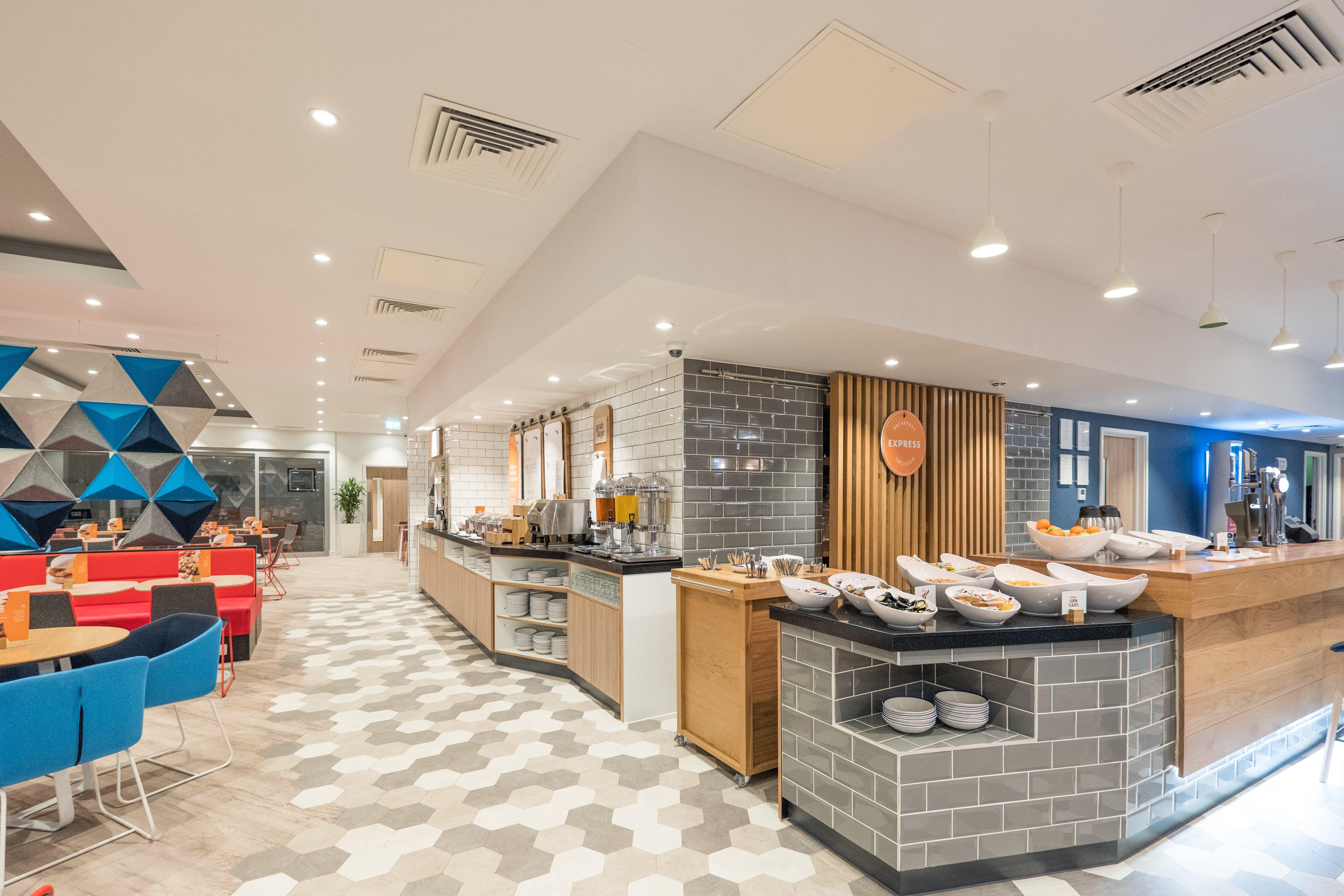 Holiday Inn Express - Stockport, An Ihg Hotel Экстерьер фото