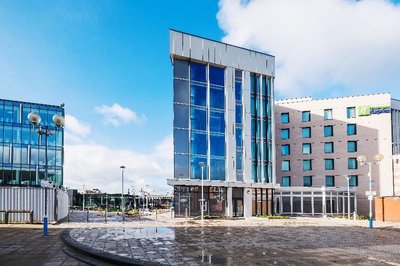 Holiday Inn Express - Stockport, An Ihg Hotel Экстерьер фото